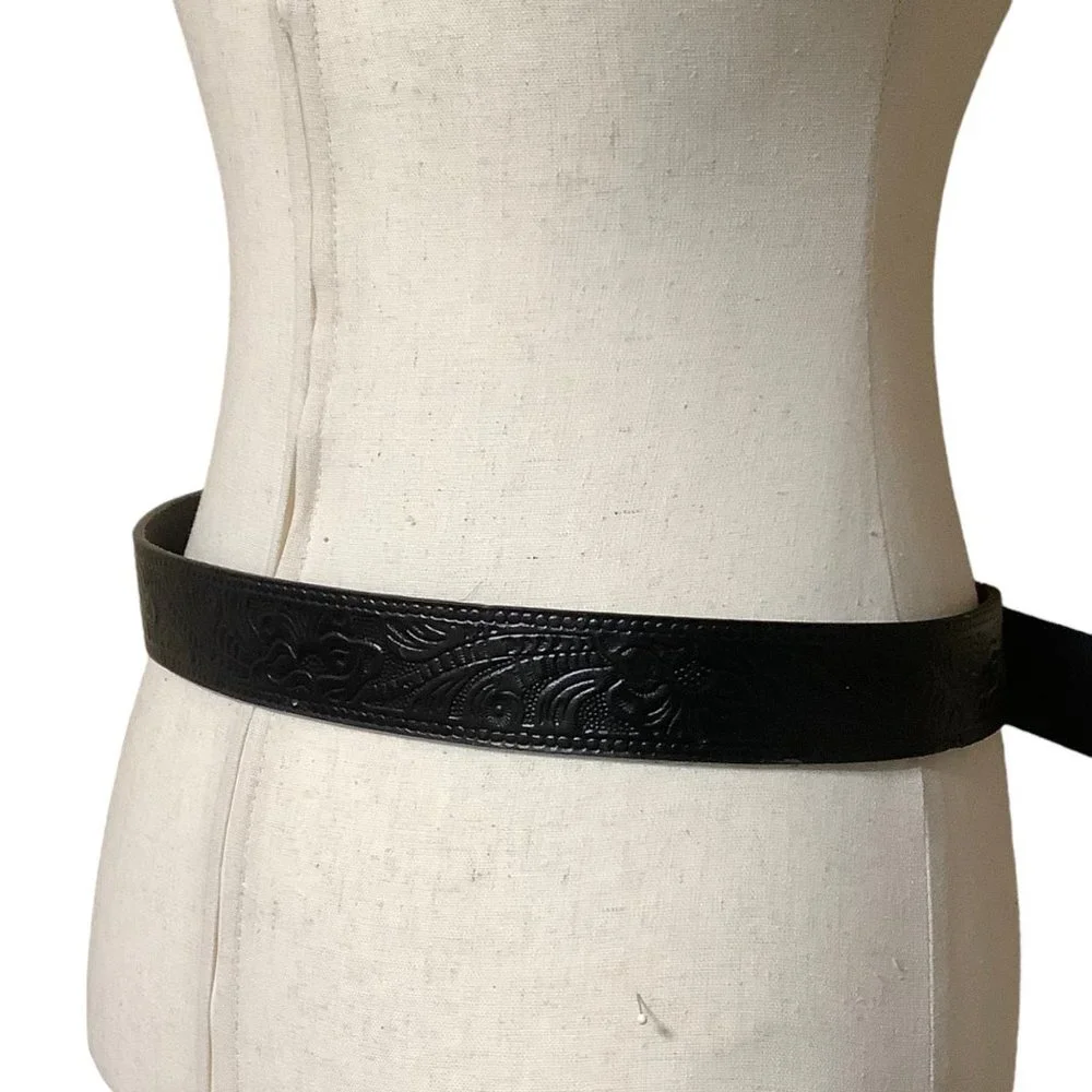 Perry Ellis Embossed‎ Tooled Leather Belt Women Medium Large Circle Boho Buckle